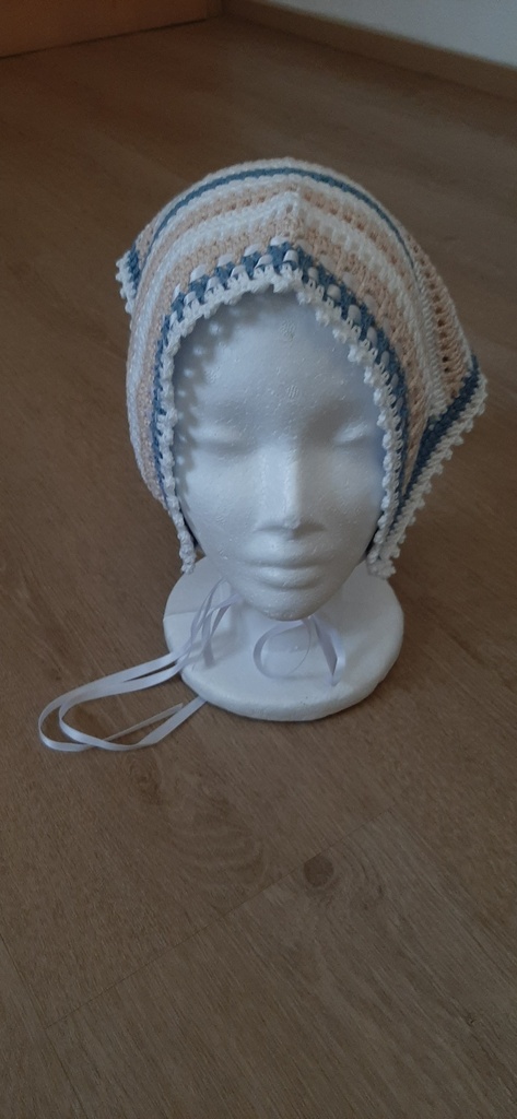 Gestricktes Kopftuch
