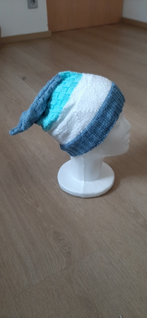 Mütze blau,weiß türkis